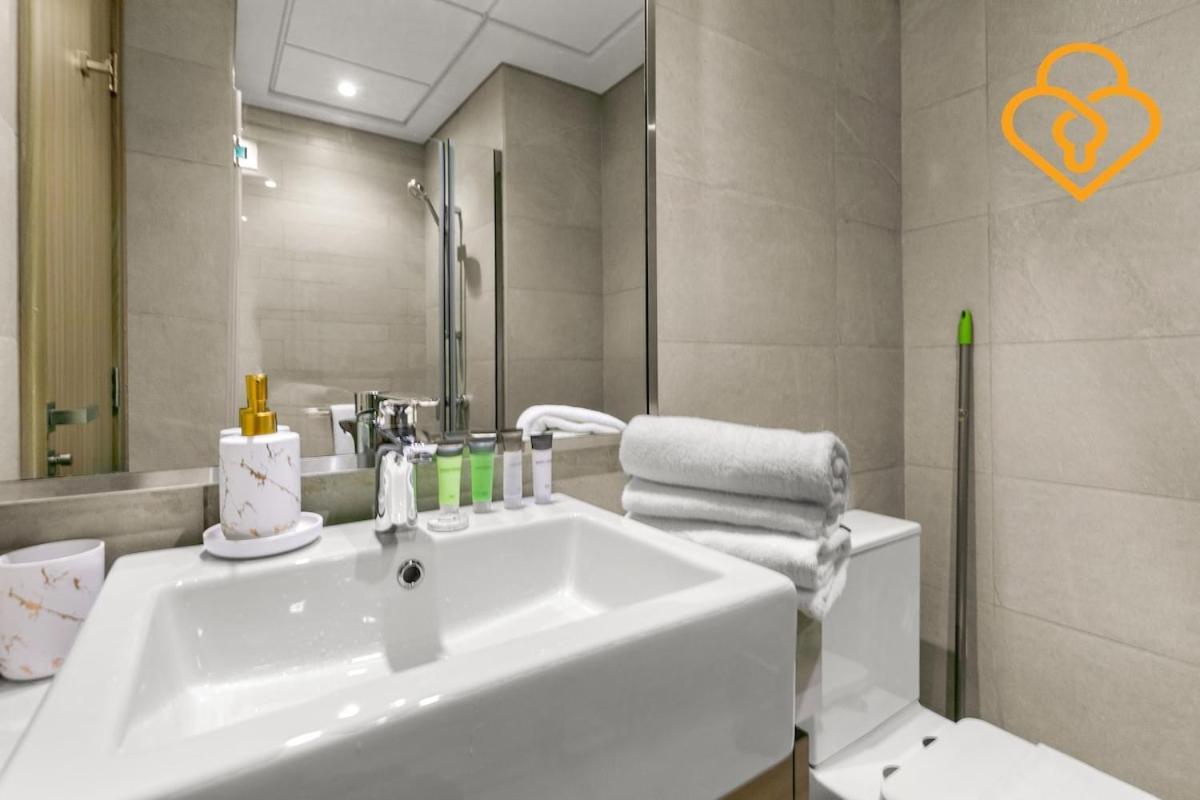Keysplease Azizi Riviera Near Downtown, Meydan One